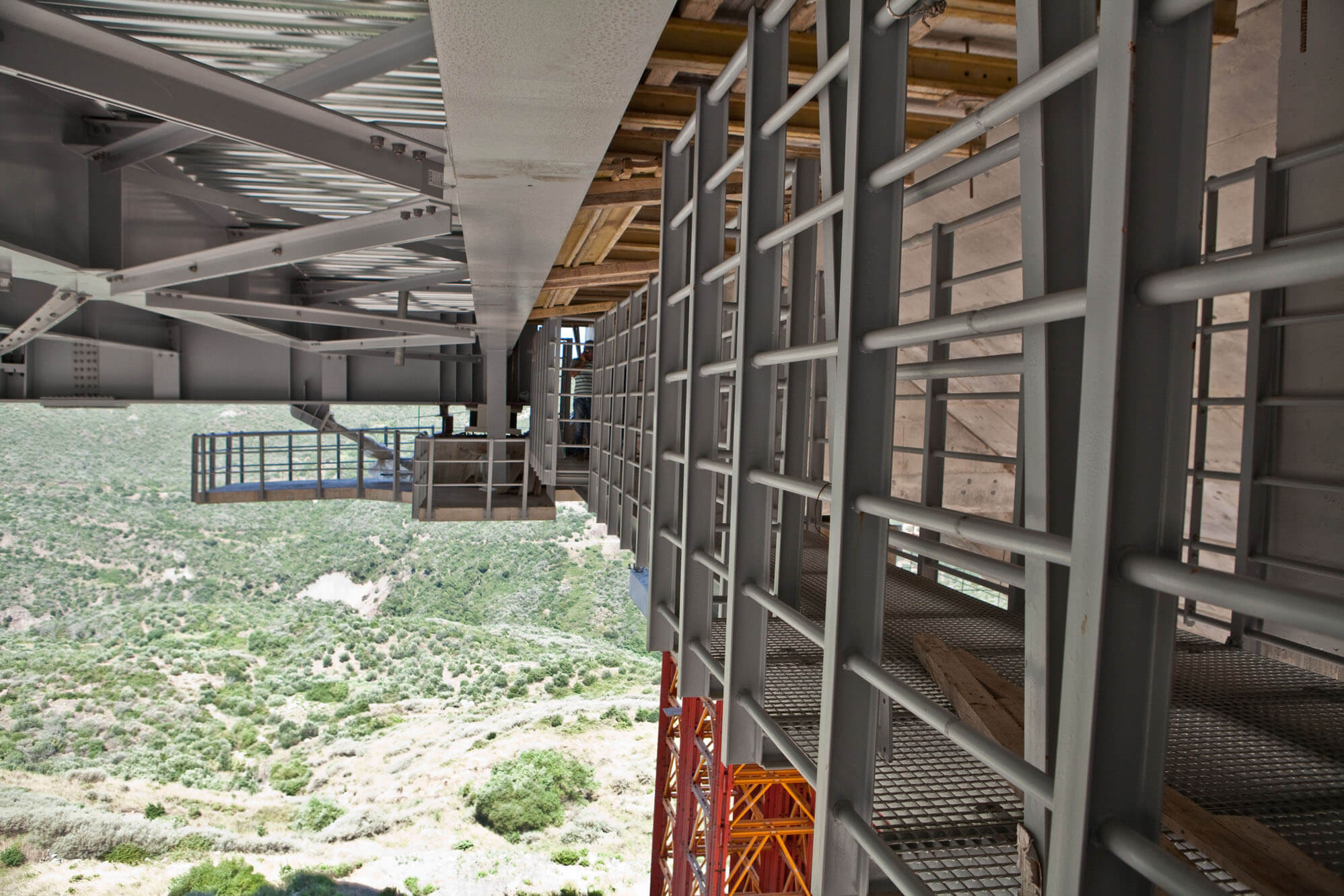 5-Steel-Buildings_Parking_Antochi_Installation_05-scaled